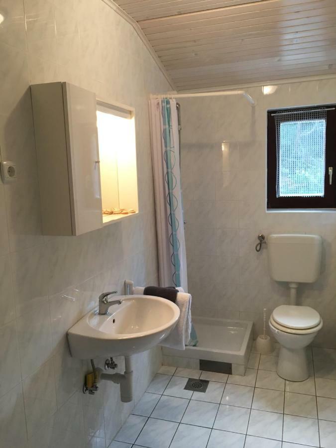 Apartmani Lisac Baška Exterior foto