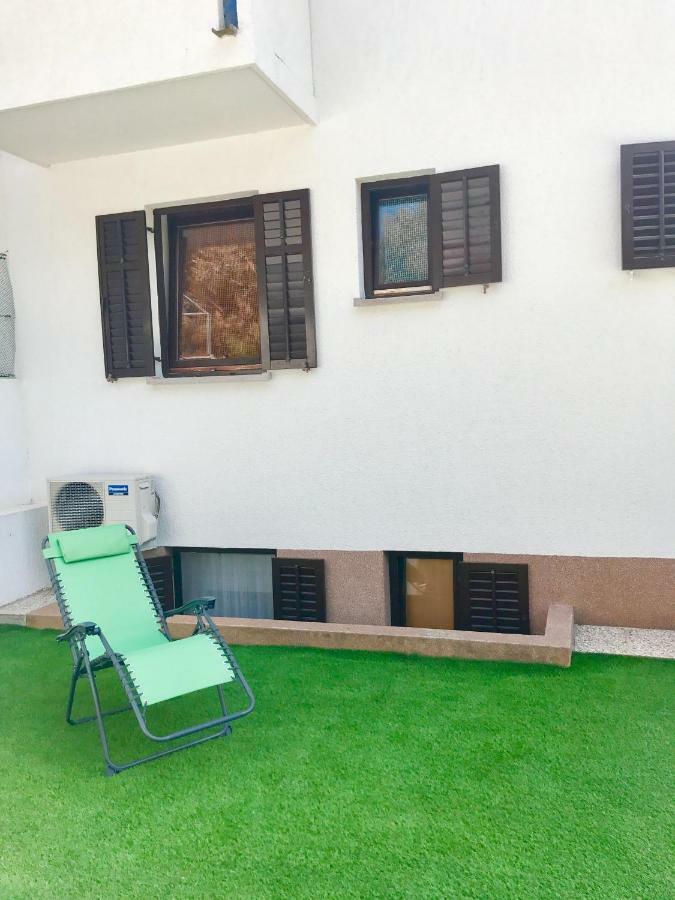 Apartmani Lisac Baška Exterior foto