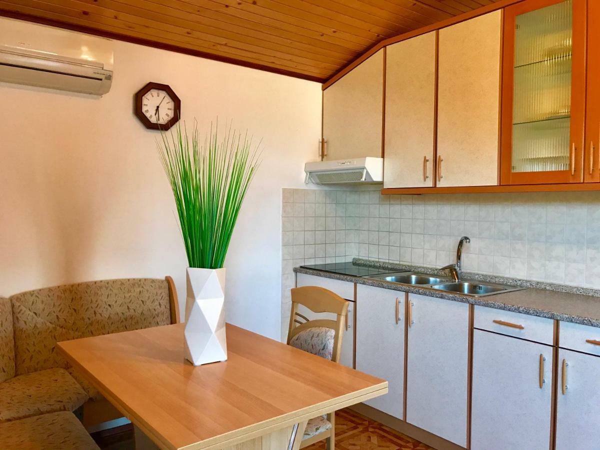 Apartmani Lisac Baška Exterior foto