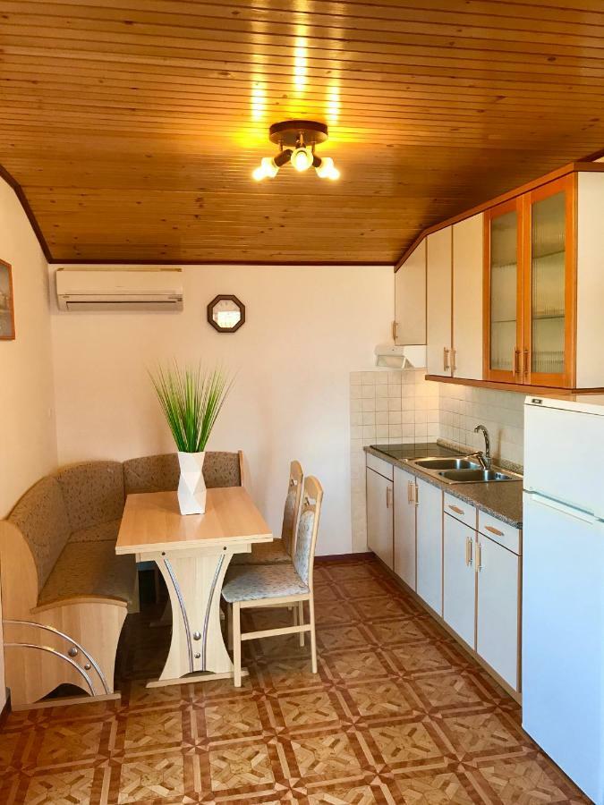 Apartmani Lisac Baška Exterior foto