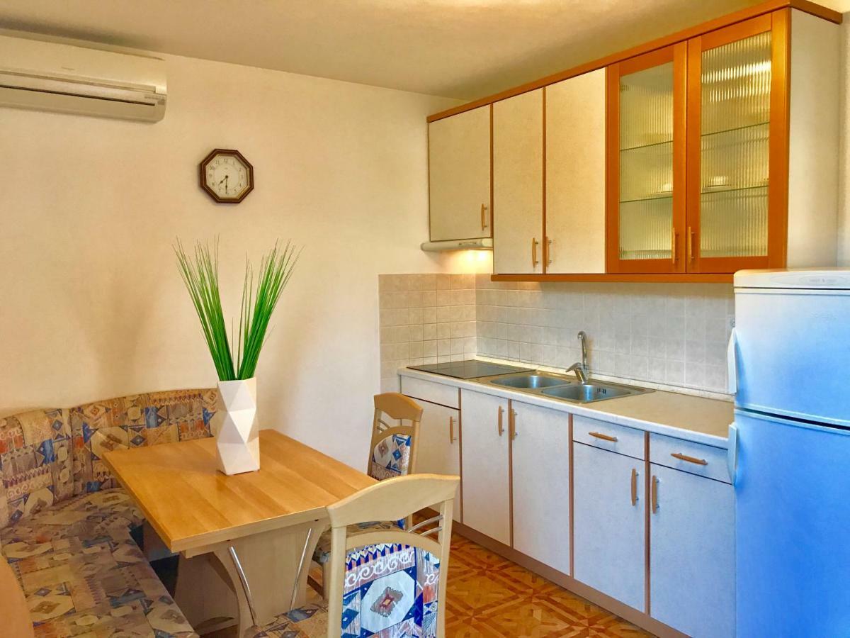 Apartmani Lisac Baška Exterior foto