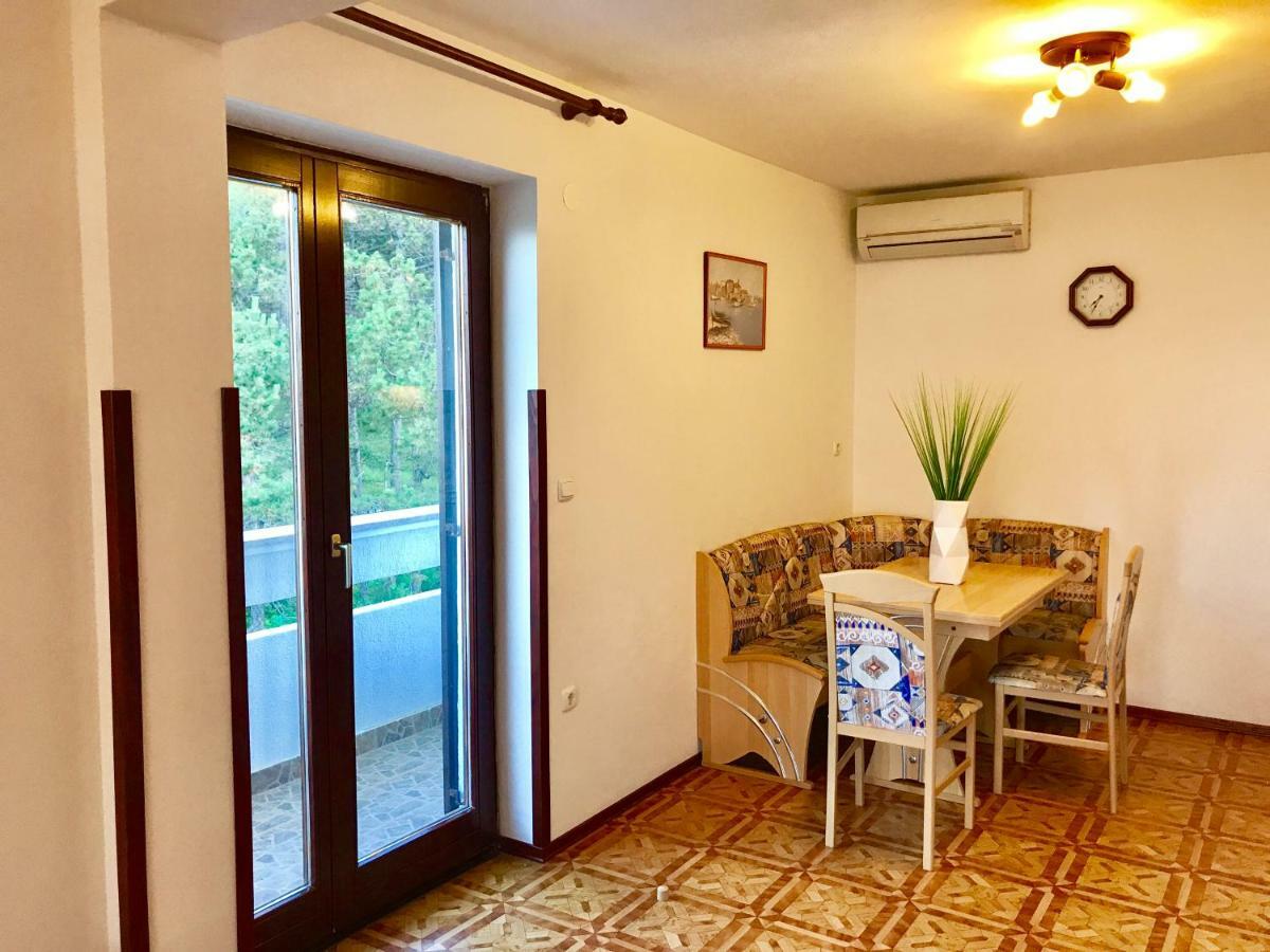 Apartmani Lisac Baška Exterior foto